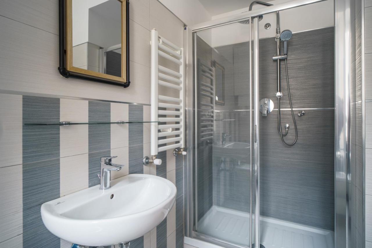 Dreamynest Quattro Cantoni - 2 Bdr Vicino Il Colosseo Róma Kültér fotó